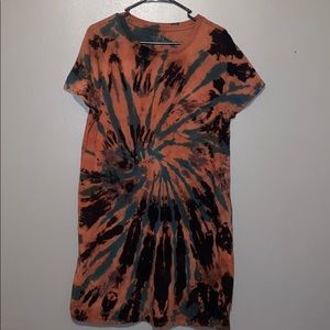 Reverse tie-dye dress
